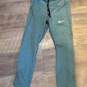 NIKE Leggings Women's Large Green Mid-Rise Epic Lux Pocket Running Size Small